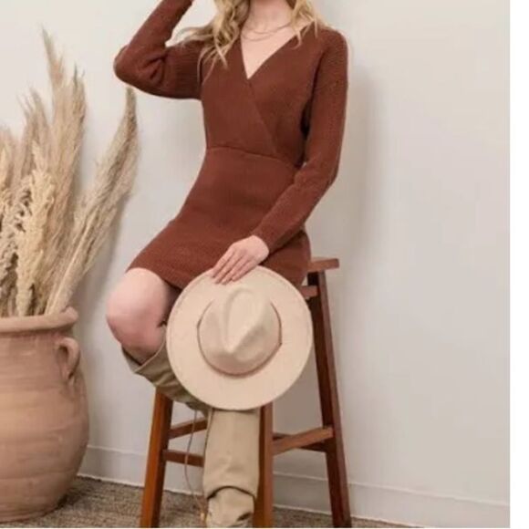 Blu Pepper Knit Eyelet Sweater Dress Light Tan SZ S NWT ( COLOR NOT SHOWN TAN ) - Picture 2 of 7